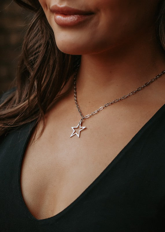 Silver Chain Necklace w/ Star Pendant