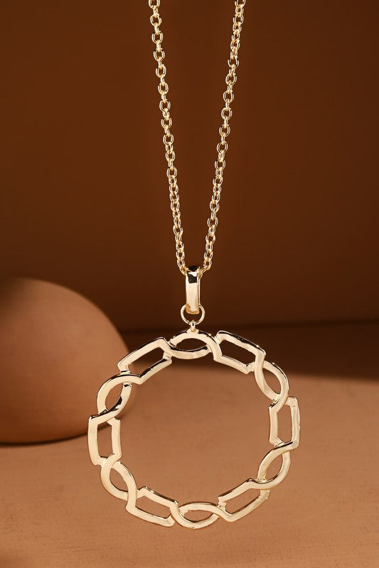 Dainty Necklace with Chain Link Circle Pendant
